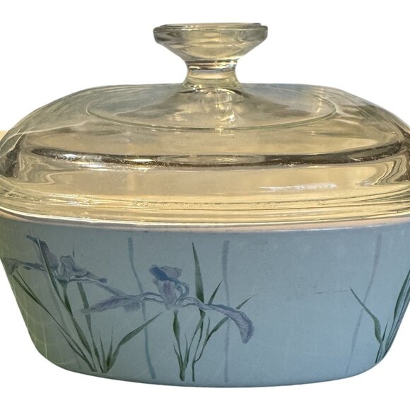 CorningWare Vintage Casserole Dish With Lid 1.5L White & Purple Iris Design Squa - Picture 1 of 6